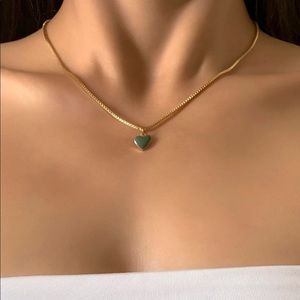 n e w |  green heart necklace ⭐️